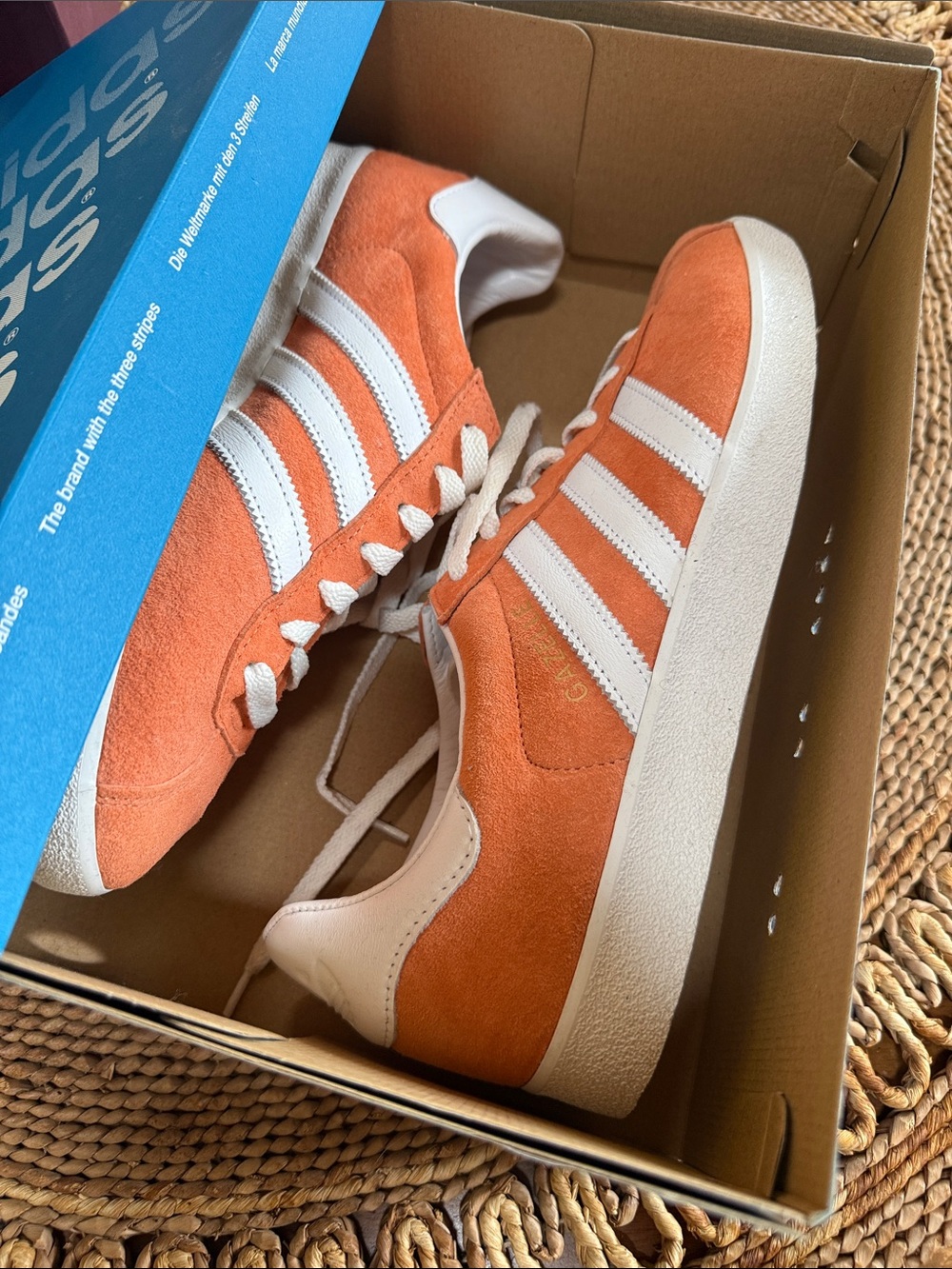 Addidas Gazelle 85 US men’s 10 SUPCOL light orange
